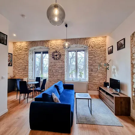 Apartment Bialy Kruk Vis-a-vis Jasnej Gory 5a