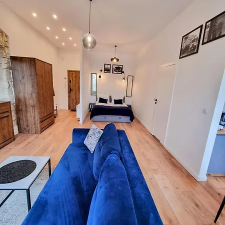 Apartment Bialy Kruk Vis-a-vis Jasnej Gory 5a *