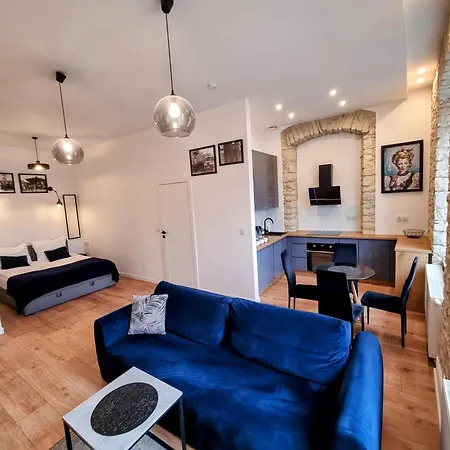 Bialy Kruk Vis-a-vis Jasnej Gory 5a Apartment *