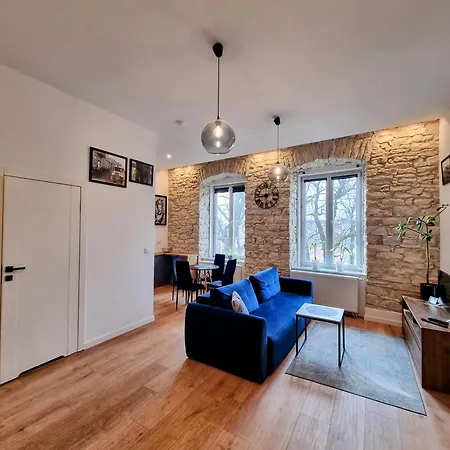 Apartment Bialy Kruk Vis-a-vis Jasnej Gory 5a