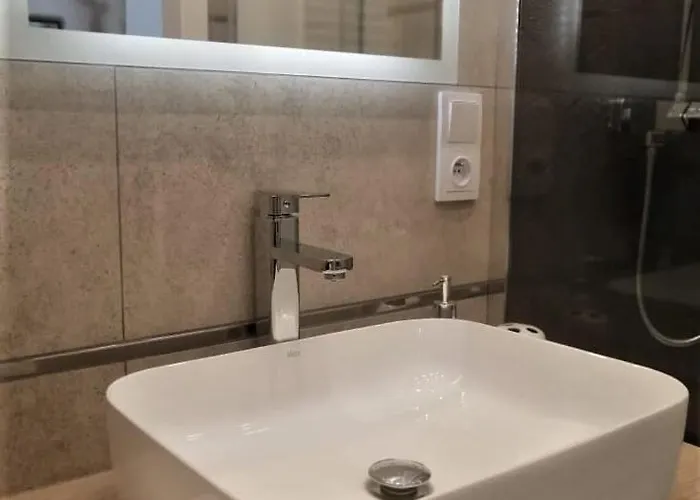 Apartmán Bialy Kruk Vis-a-vis Jasnej Gory 5a *